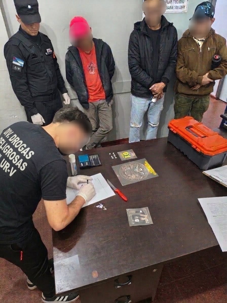 Llevó carne para el guiso a sus familiares detenidos y descubrieron que tenía cocaína oculta 2